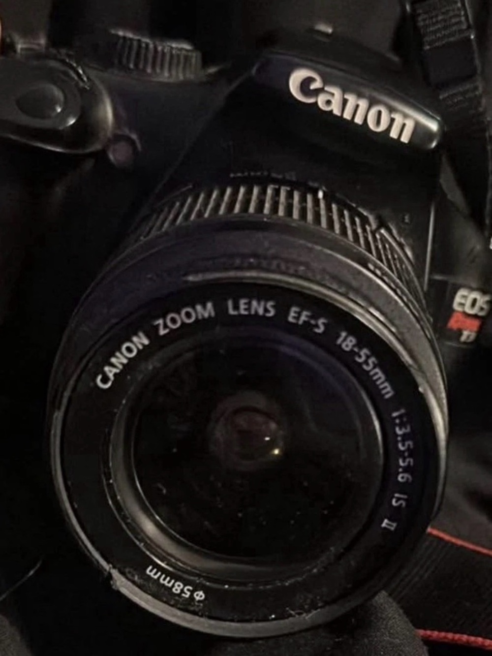 Canon DSLR with Canon Zoom Lens — Black